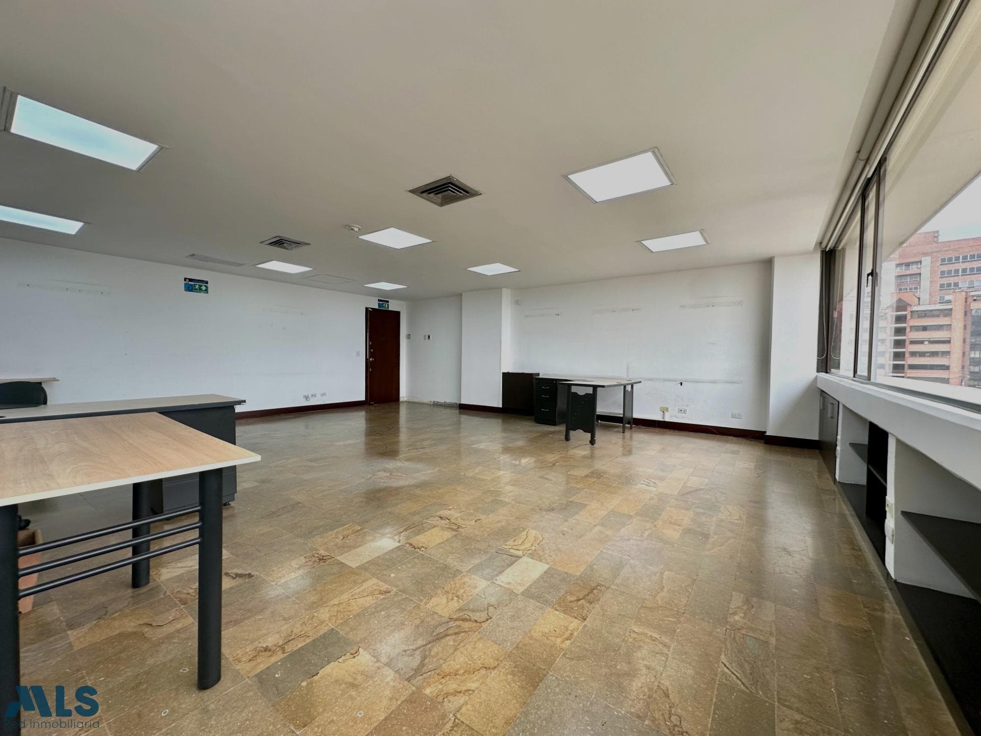 Oficina en venta en Castropol, Poblado, Medellín — foto 1 de 27