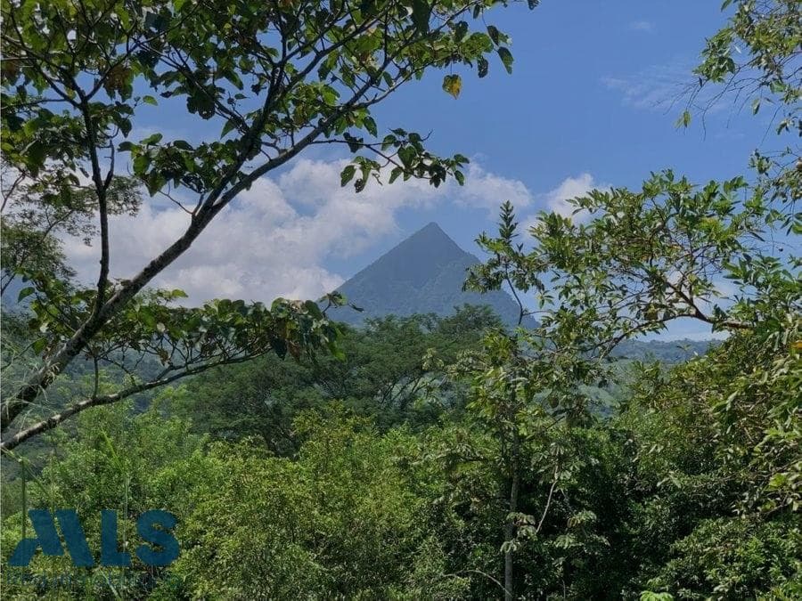 Lote Residencial en venta en C., Otras Zonas, Bolombolo — foto 1 de 12