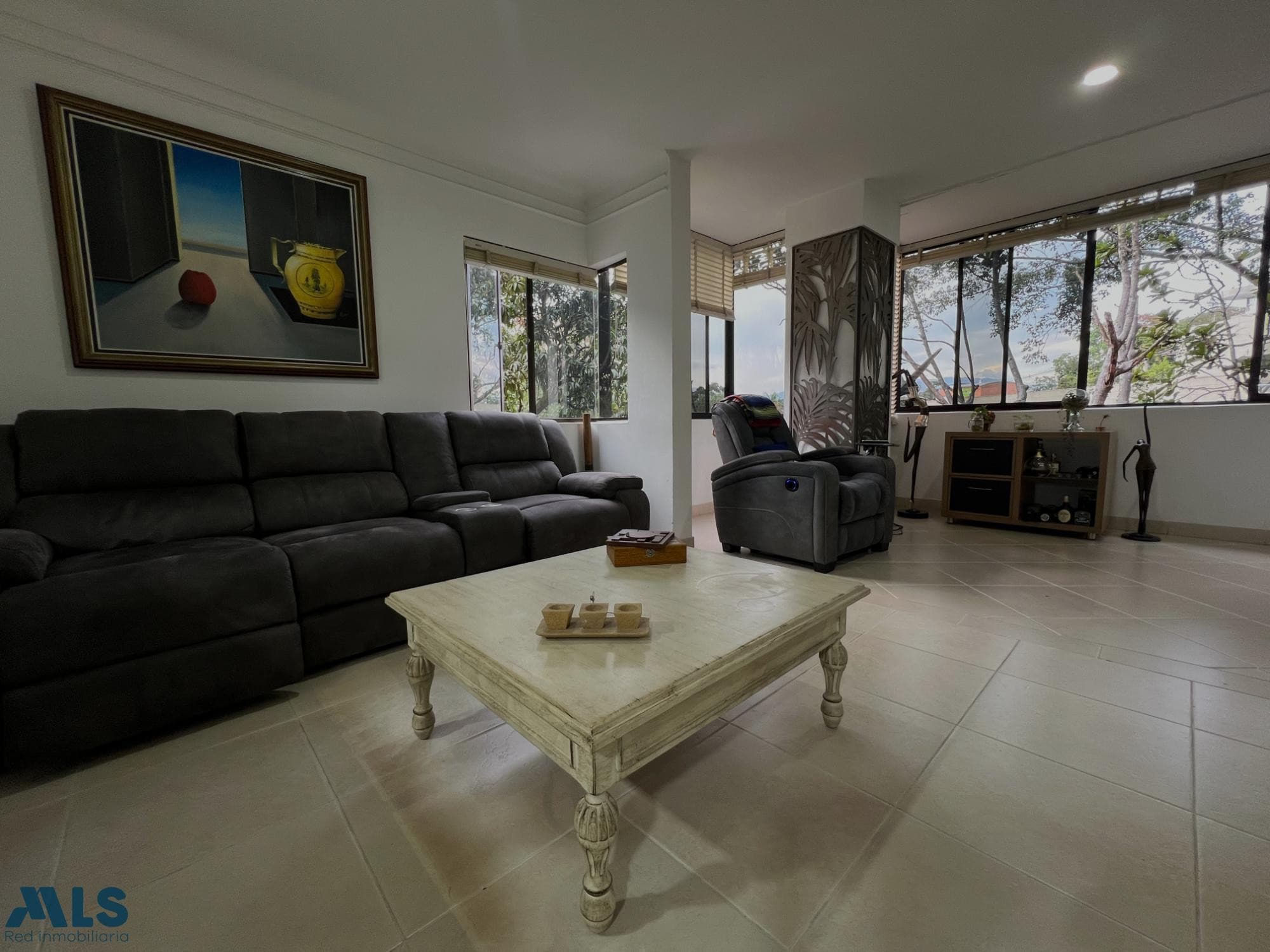Apartamento en venta en San Lucas, Poblado, Medellín — foto 1 de 28