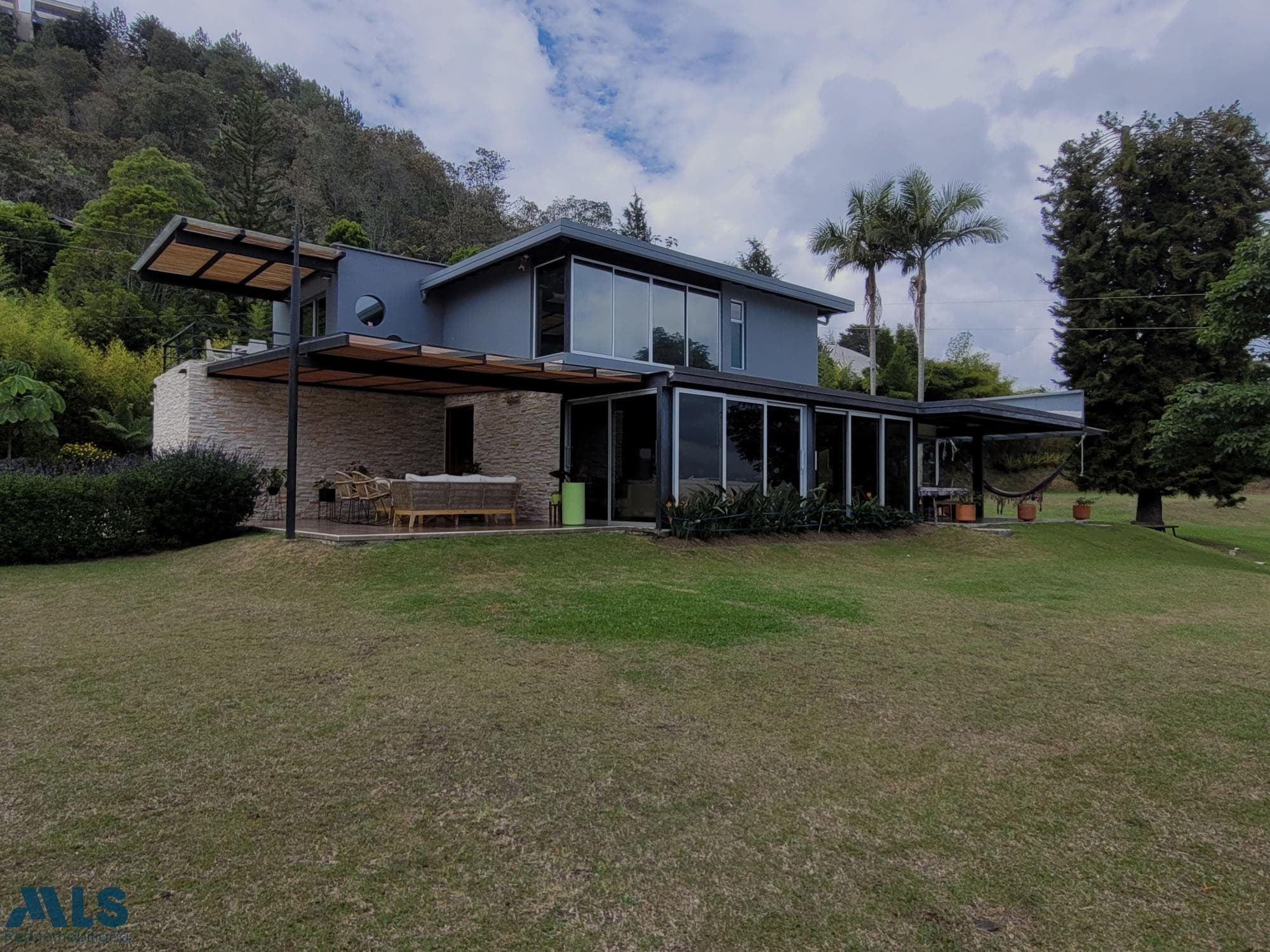 Casa en venta en V. Sajonia, Oriente Antioqueño, Rionegro — foto 1 de 50