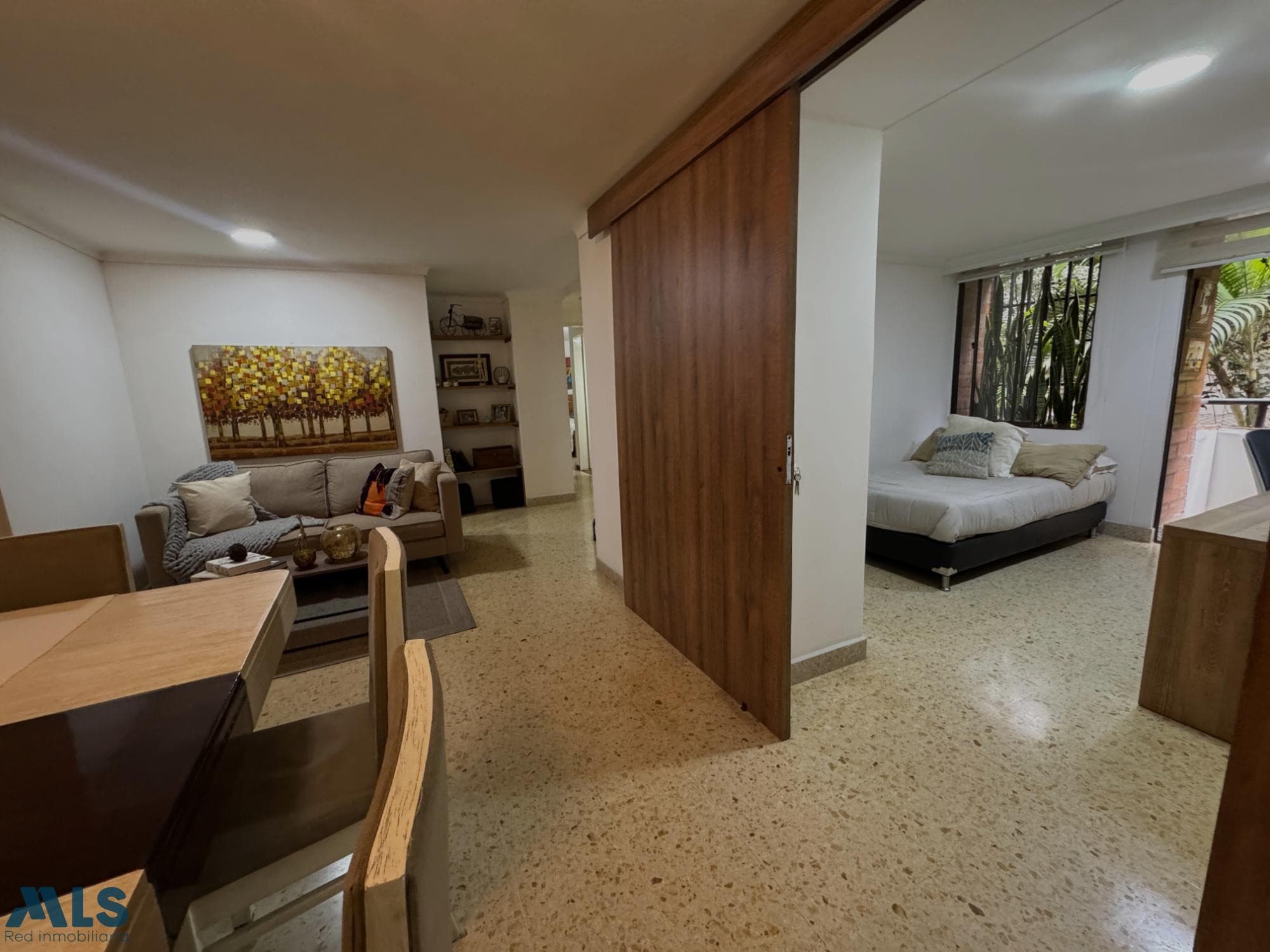 Apartamento en venta en La Frontera, Poblado, Medellín — foto 1 de 16