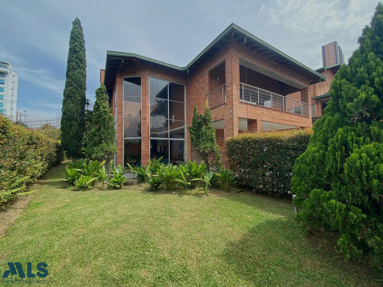 Casa en venta en El Carmelo, Aburra Sur, Sabaneta — foto 1 de 26