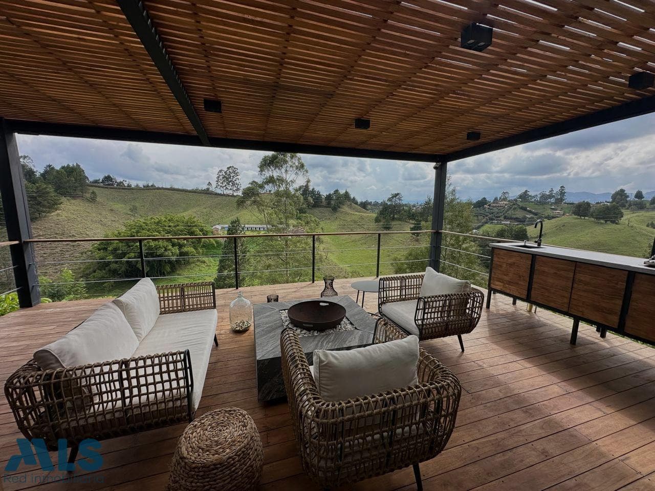 Casa en venta en V. Fontibon, Oriente Antioqueño, Rionegro — foto 1 de 27