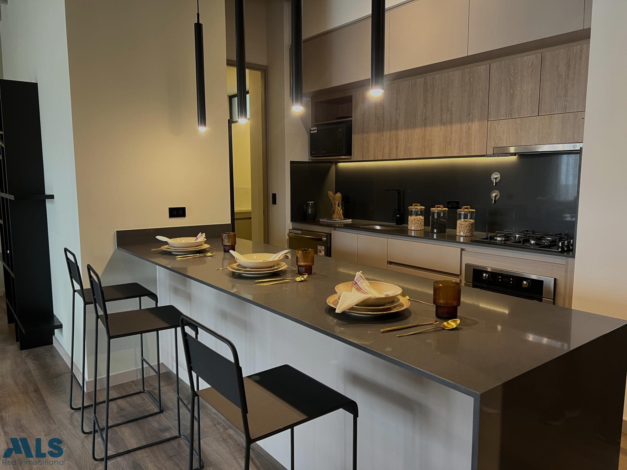 Apartamento en venta en Las Palmas, Poblado, Medellín — foto 1 de 12