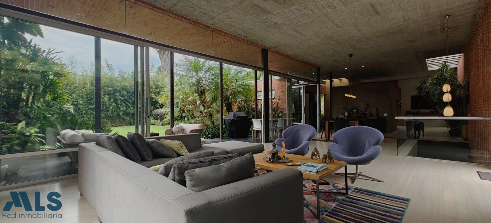 Casa en venta en Alto De Las Palmas, Poblado, Medellín — foto 1 de 31