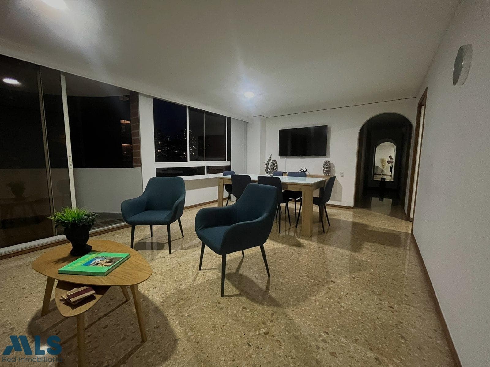 Apartamento en venta en Milla De Oro, Poblado, Medellín — foto 1 de 22