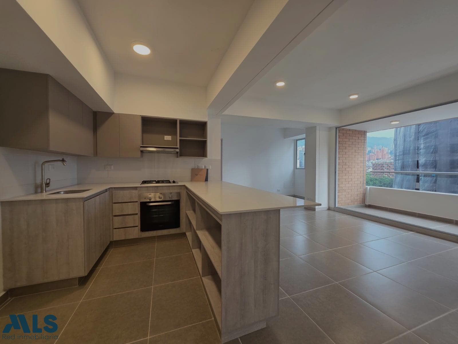 Apartamento en venta en Ciudad Del Rio, Poblado, Medellín — foto 1 de 86