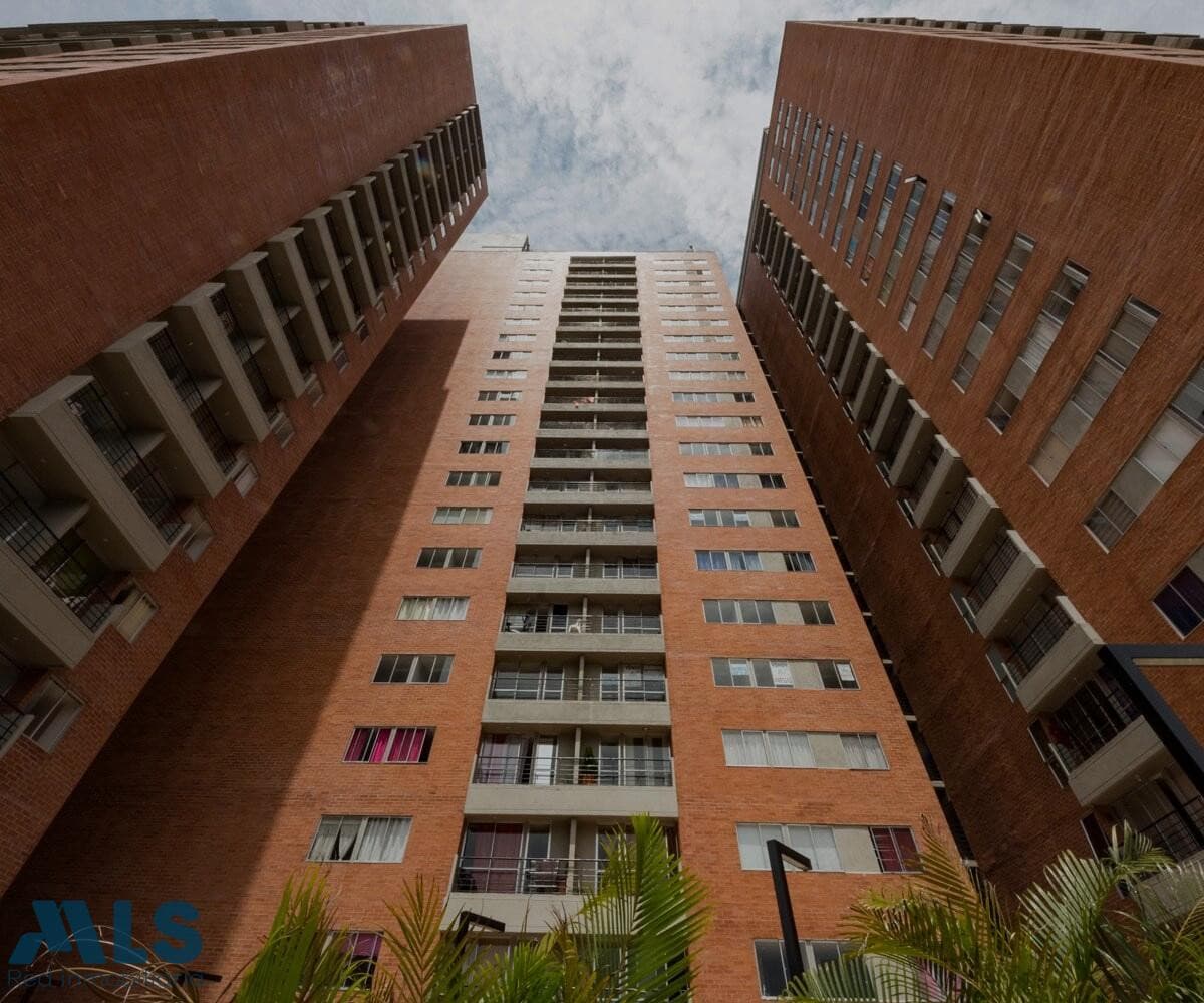 Apartamento en venta en Niquia, Norte, Bello — foto 1 de 25