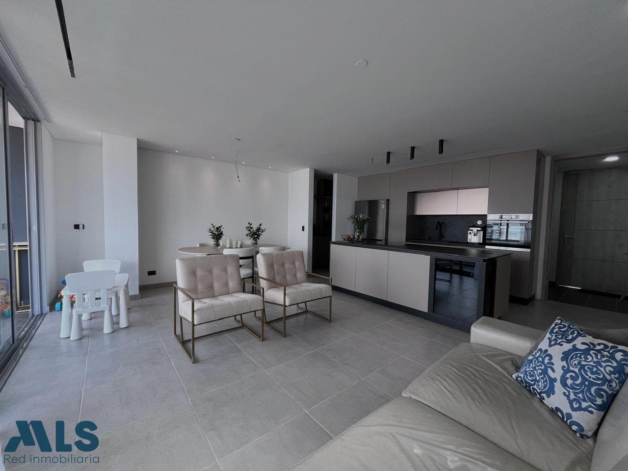Apartamento en venta en Loma De Los Mesa, Aburra Sur, Envigado — foto 1 de 23