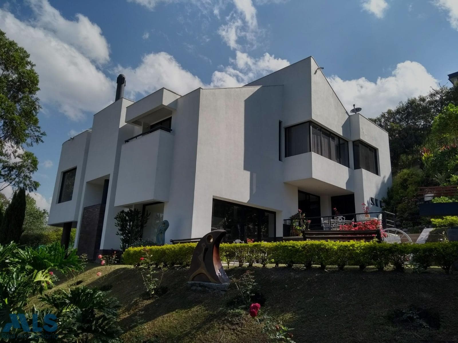 Casa en venta en Los Balsos Nº 2, Poblado, Medellín — foto 1 de 22