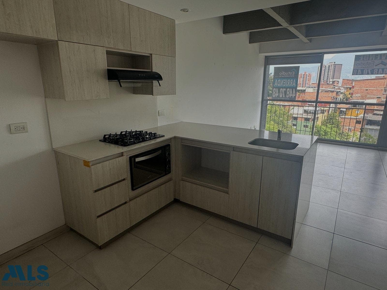 Apartamento en venta en Loma De Los Bernal, Belén Guayabal, Medellín — foto 1 de 10