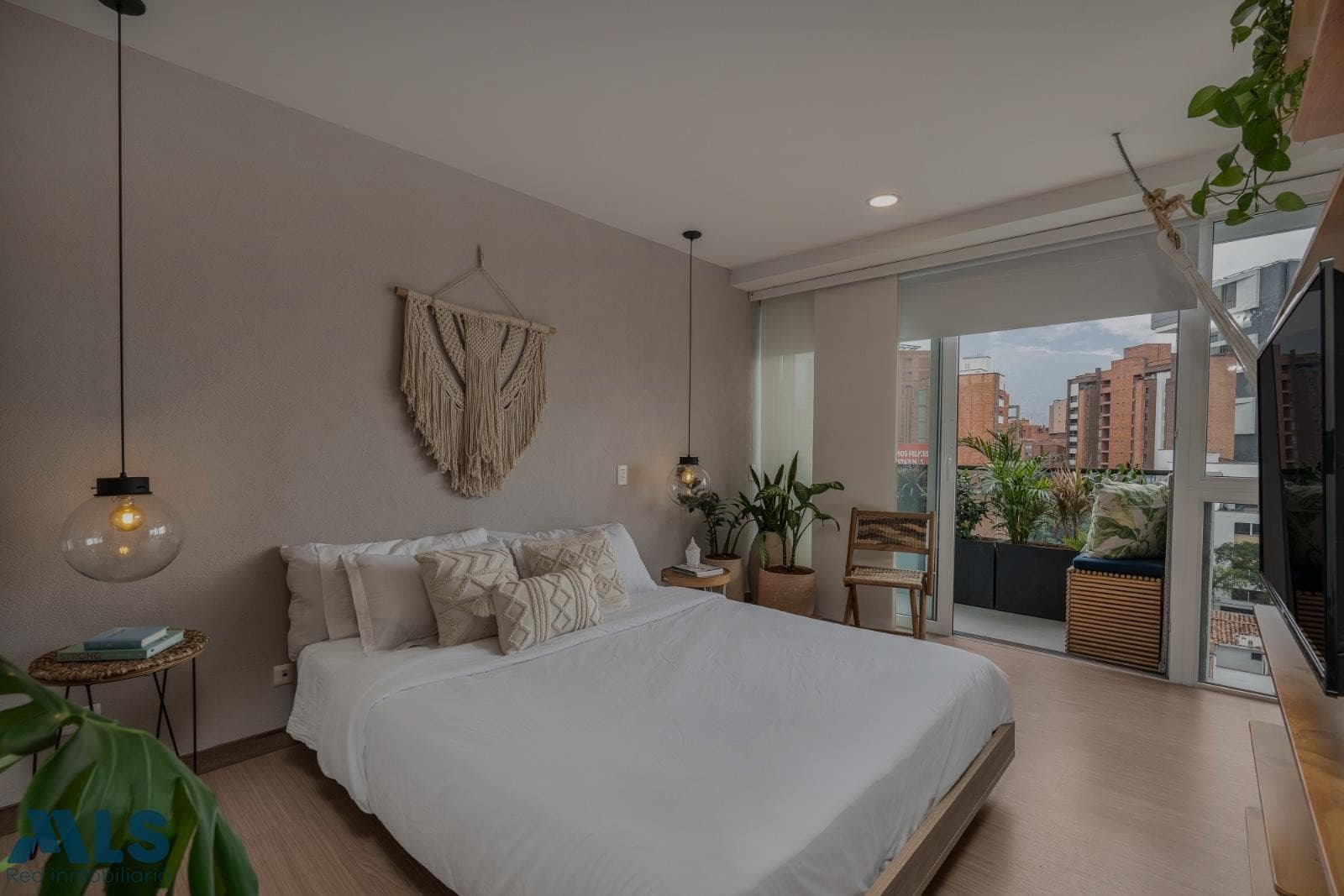 Apartamento en venta en Los Almendros, Laureles, Medellín — foto 1 de 20