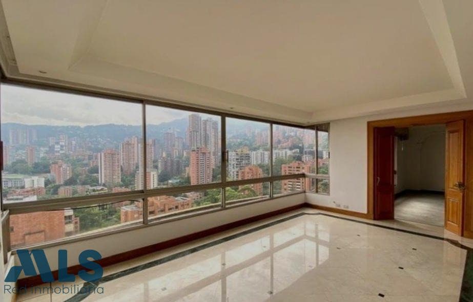 Apartamento en venta en La Tomatera, Poblado, Medellín — foto 1 de 20