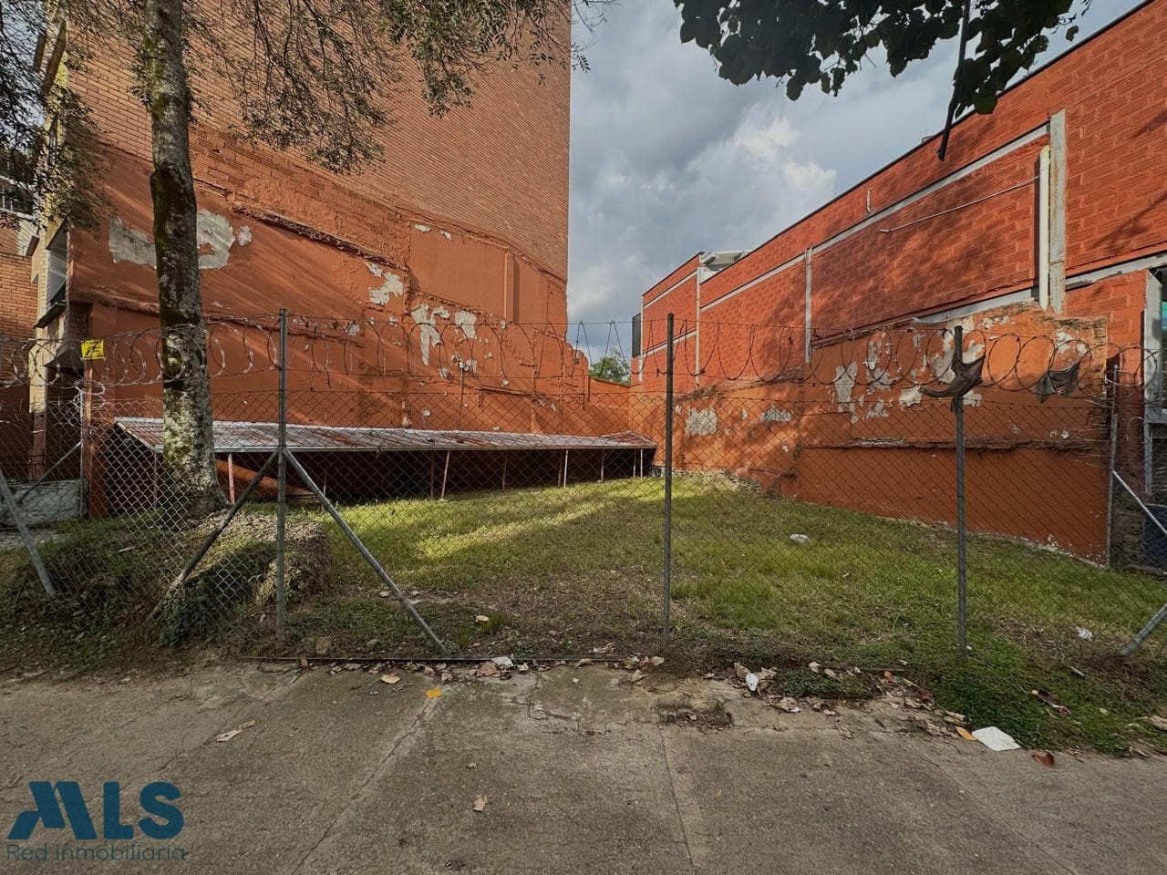 Lote Residencial en venta en Bolivariana, Laureles, Medellín — foto 1 de 9
