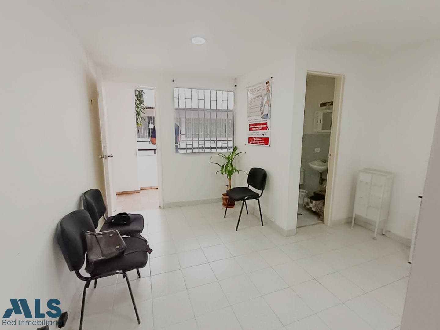 Oficina en venta en Los Colores, Laureles, Medellín — foto 1 de 9