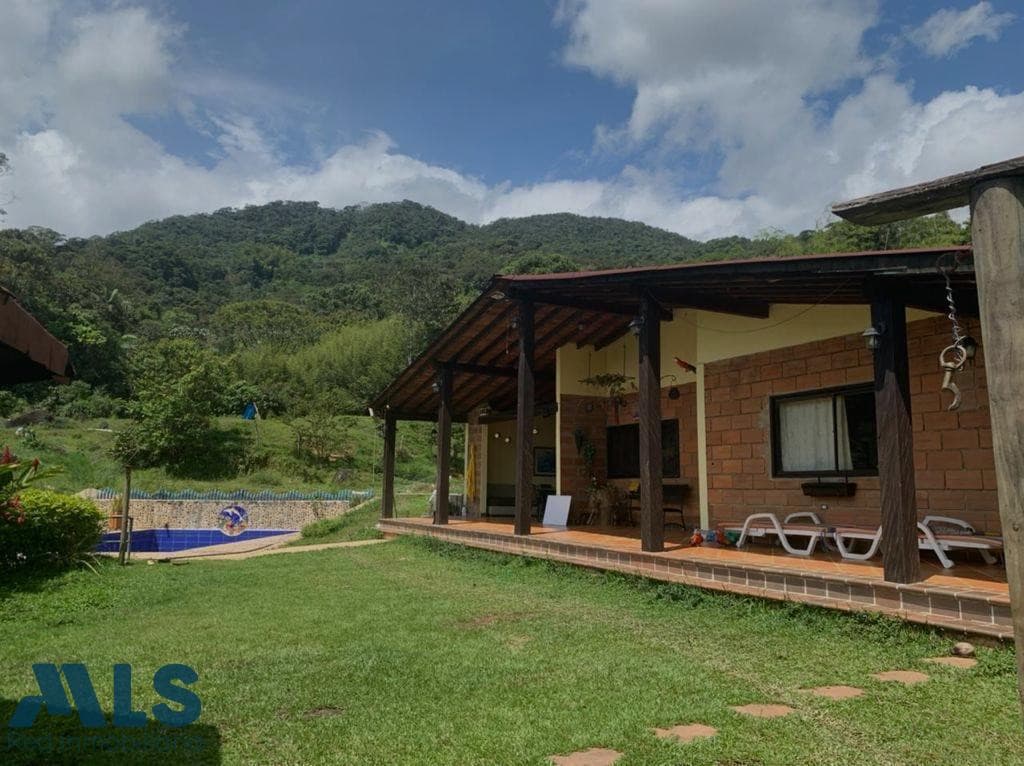 Finca Recreativa en venta en Bizcocho, Oriente Antioqueño, San Rafael — foto 1 de 8