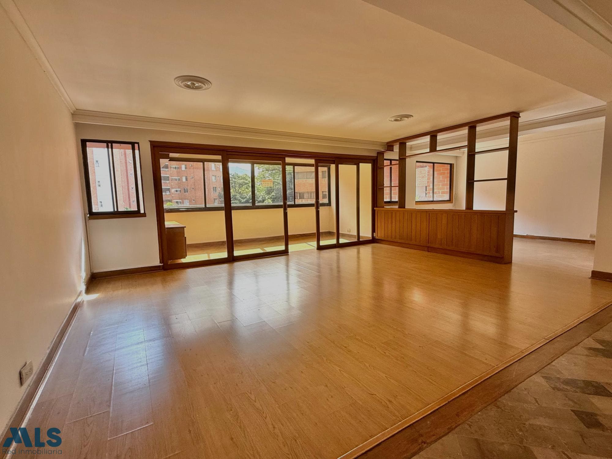 Apartamento en venta en Patio Bonito, Poblado, Medellín — foto 1 de 32