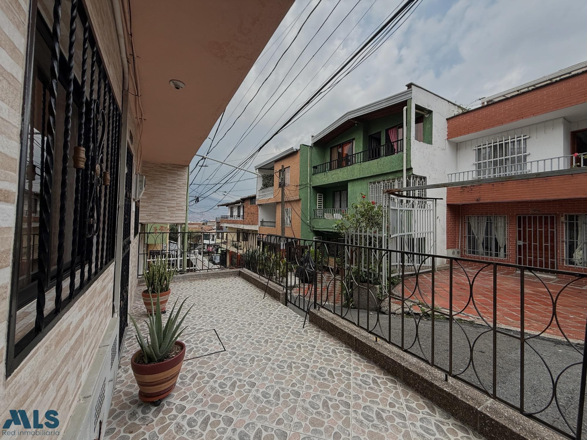 Casa en venta en Pedregal, Occidente, Medellín — foto 1 de 23