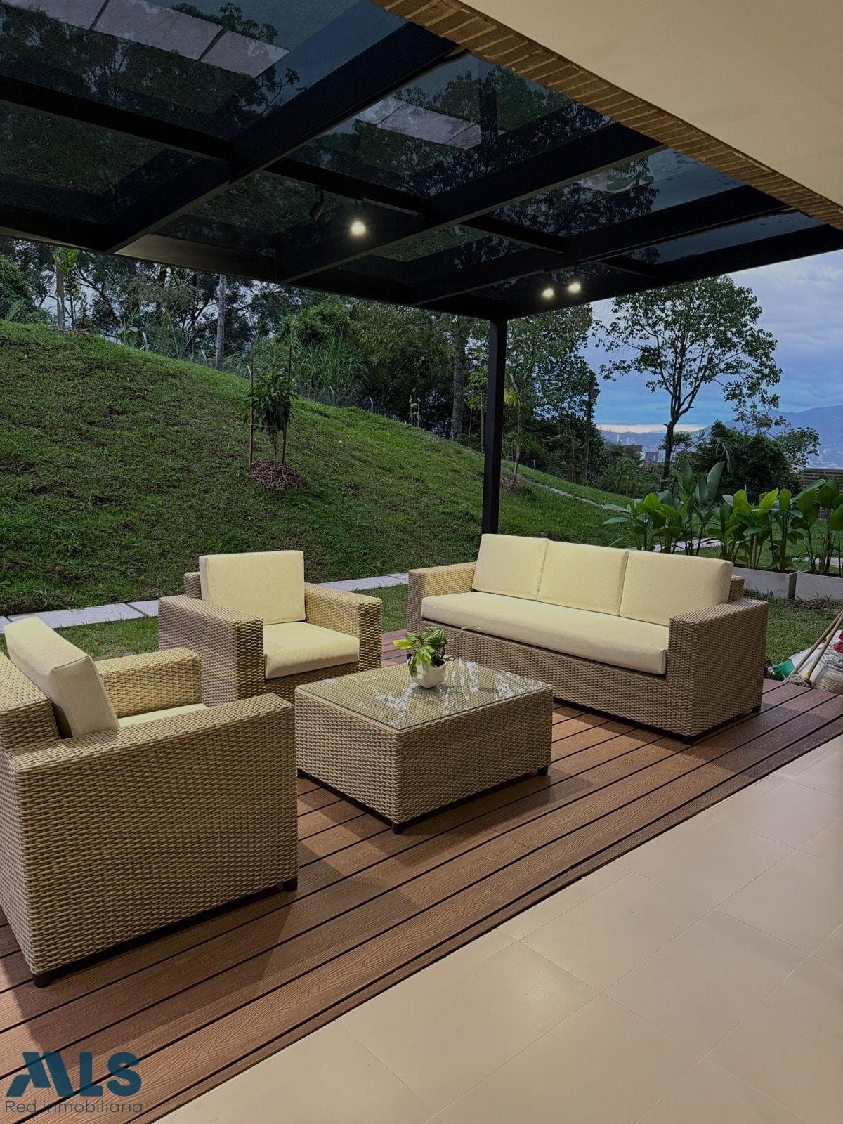 Apartamento en venta en Las Palmas, Poblado, Medellín — foto 1 de 20