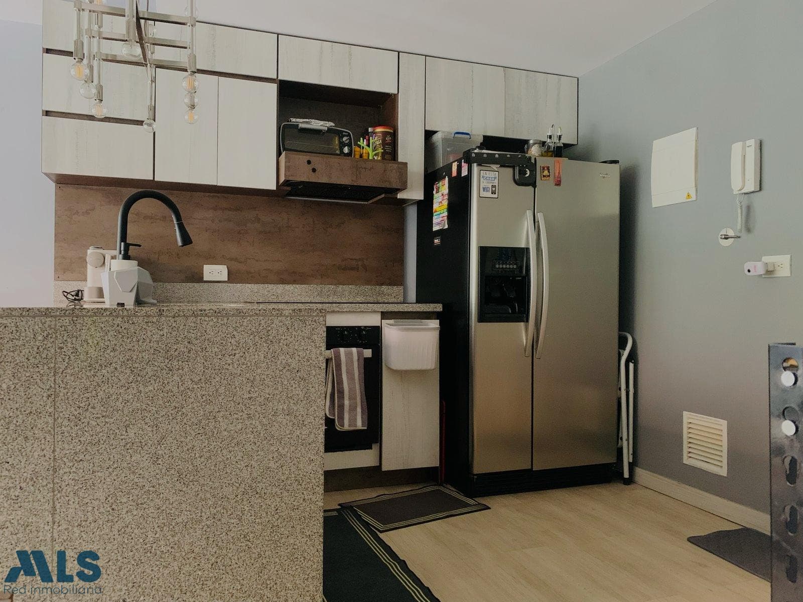 Apartamento en venta en Loma De Los Bernal, Belén Guayabal, Medellín — foto 1 de 13