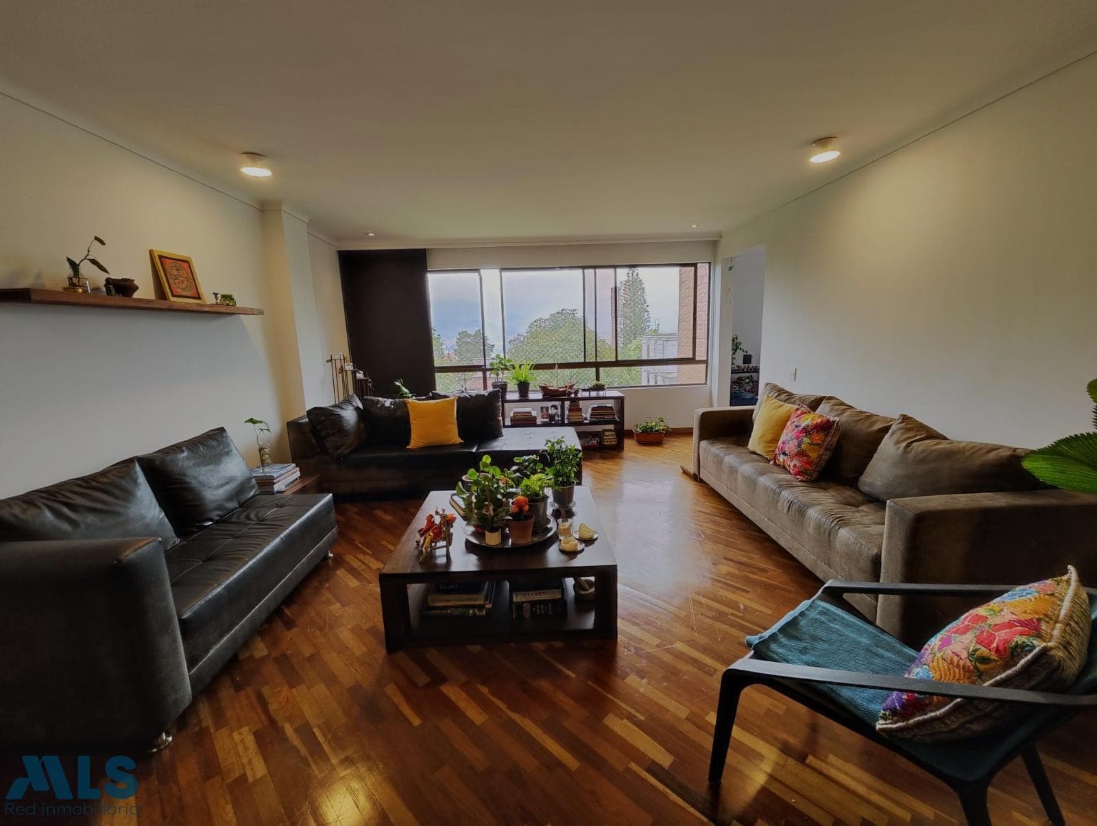 Apartamento en venta en El Tesoro, Poblado, Medellín — foto 1 de 14