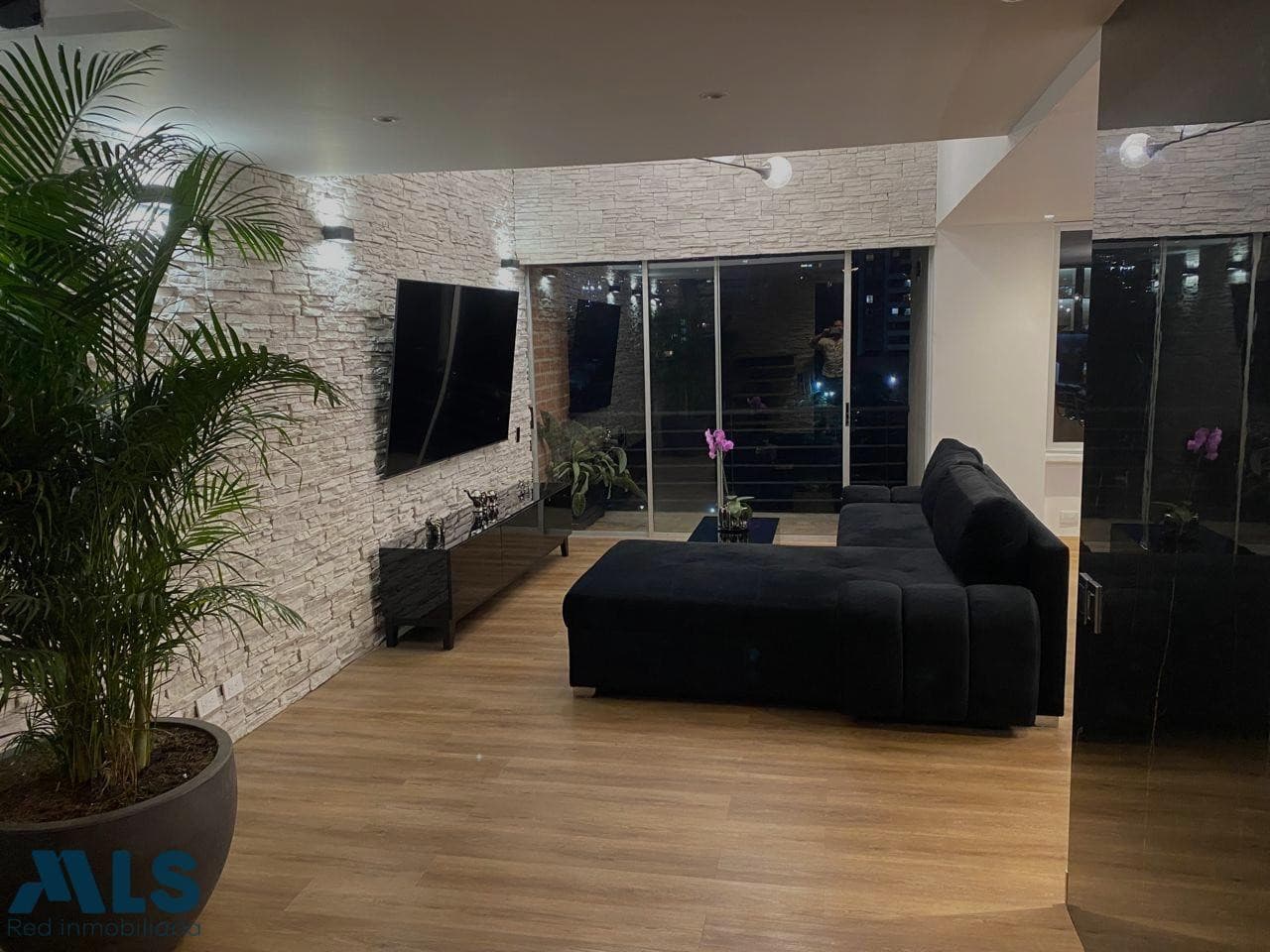 Apartamento en venta en Provenza, Poblado, Medellín — foto 1 de 12