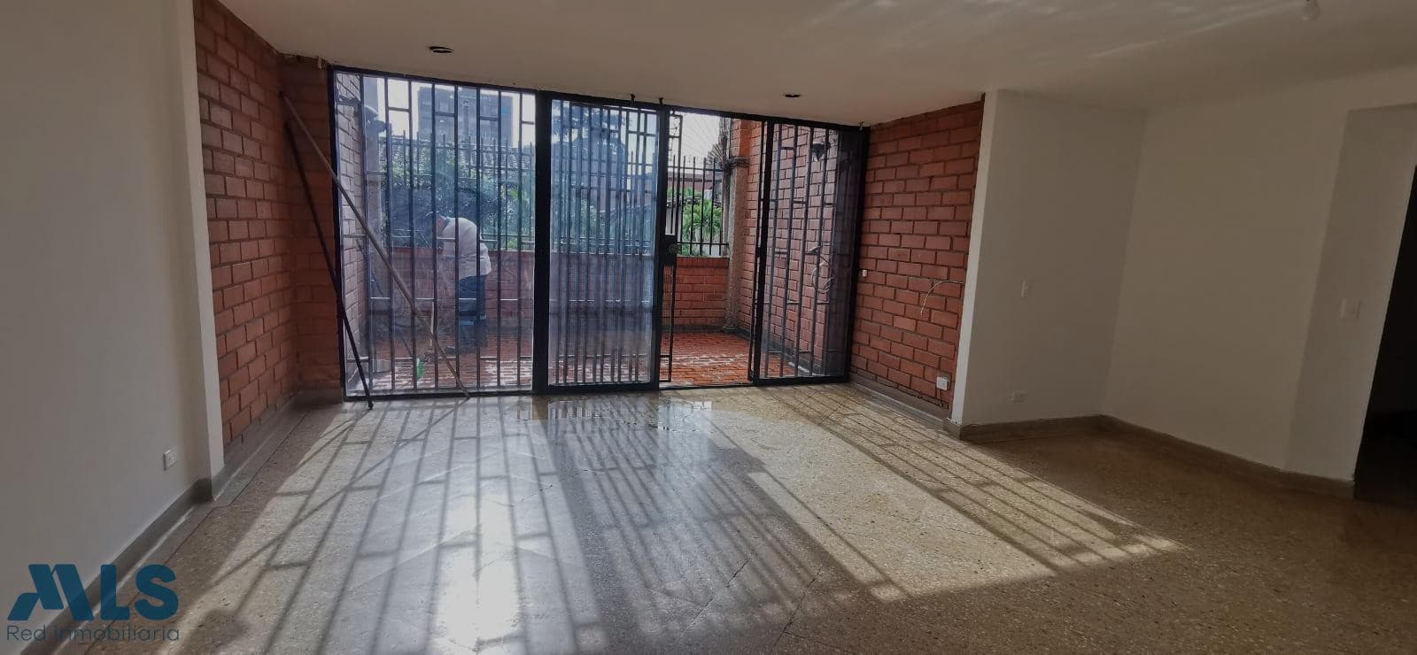 Apartamento en venta en La Castellana, Laureles, Medellín — foto 1 de 16