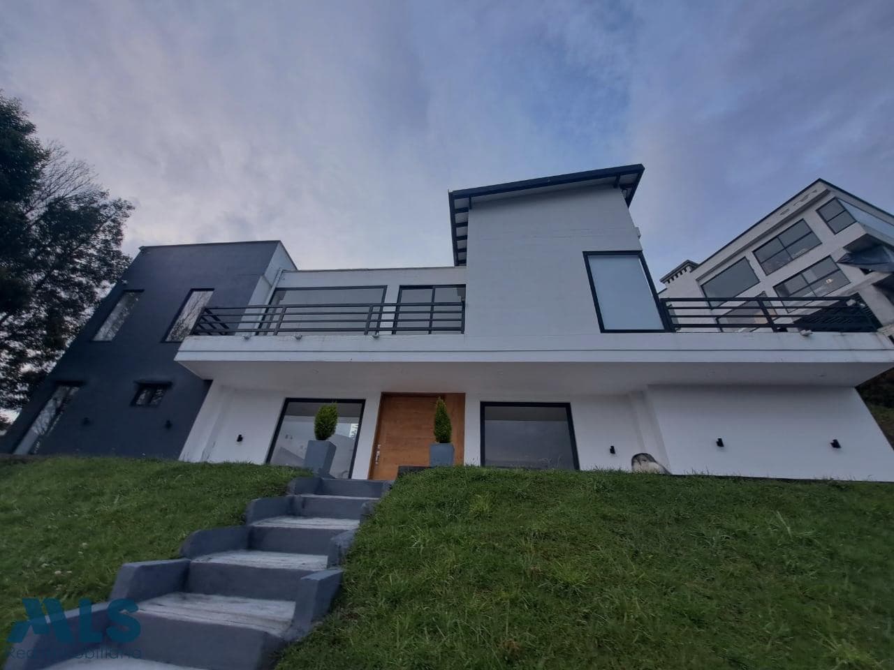Casa en venta en Alto Del Escobero, Aburra Sur, Envigado — foto 1 de 11