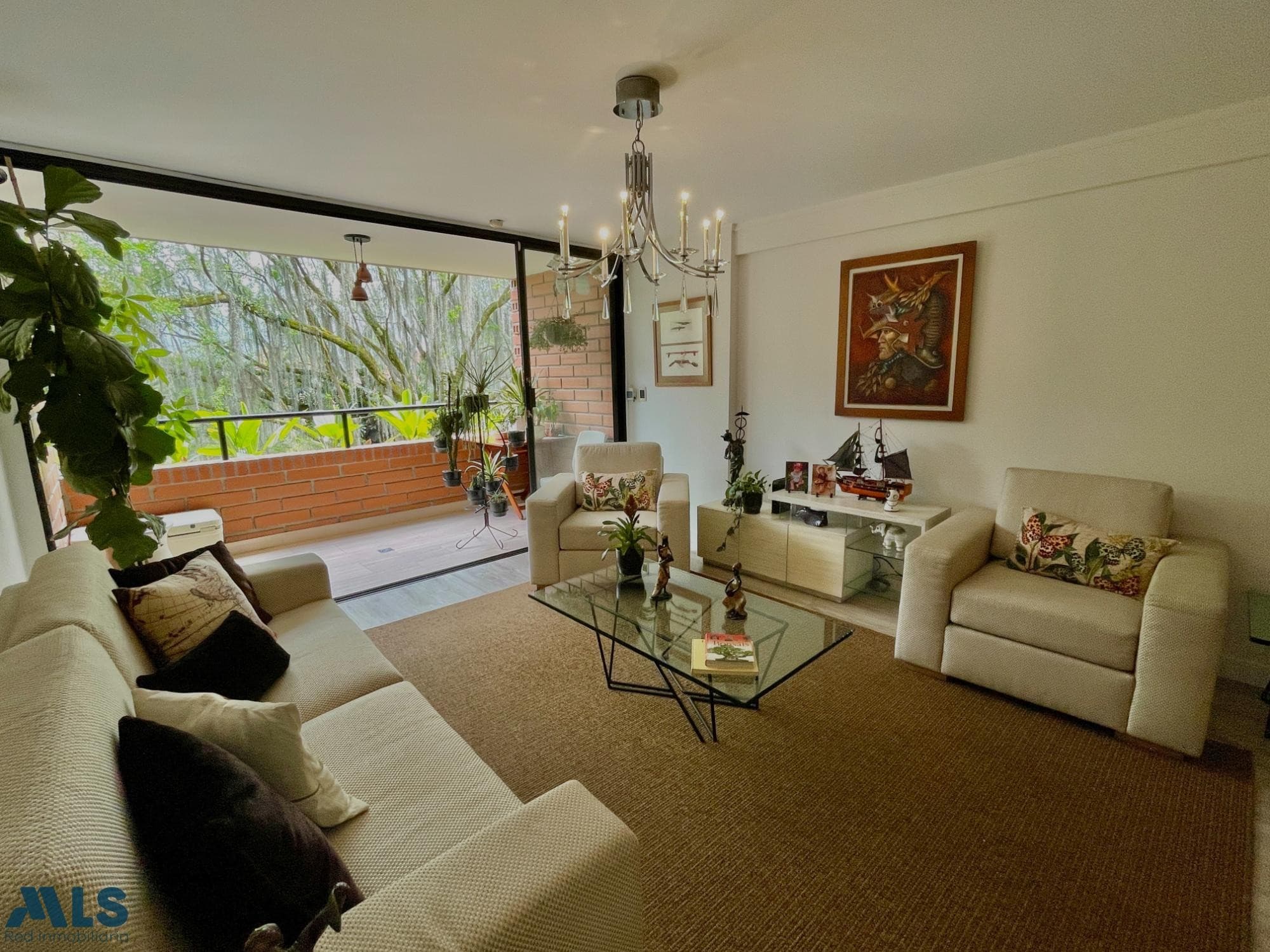 Apartamento en venta en Las Palmas, Poblado, Medellín — foto 1 de 20