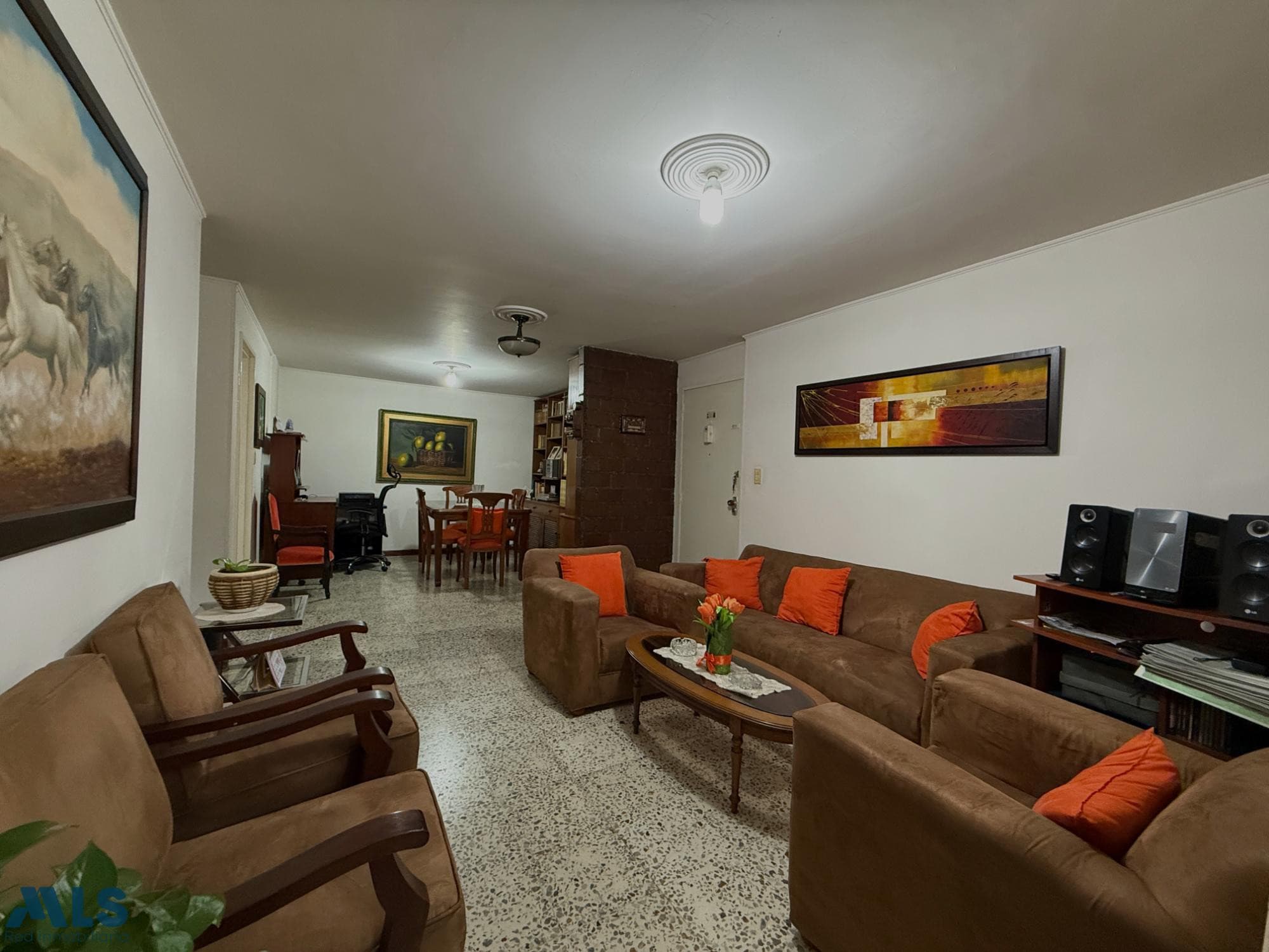 Apartamento en venta en Cuarta Brigada, Laureles, Medellín — foto 1 de 27