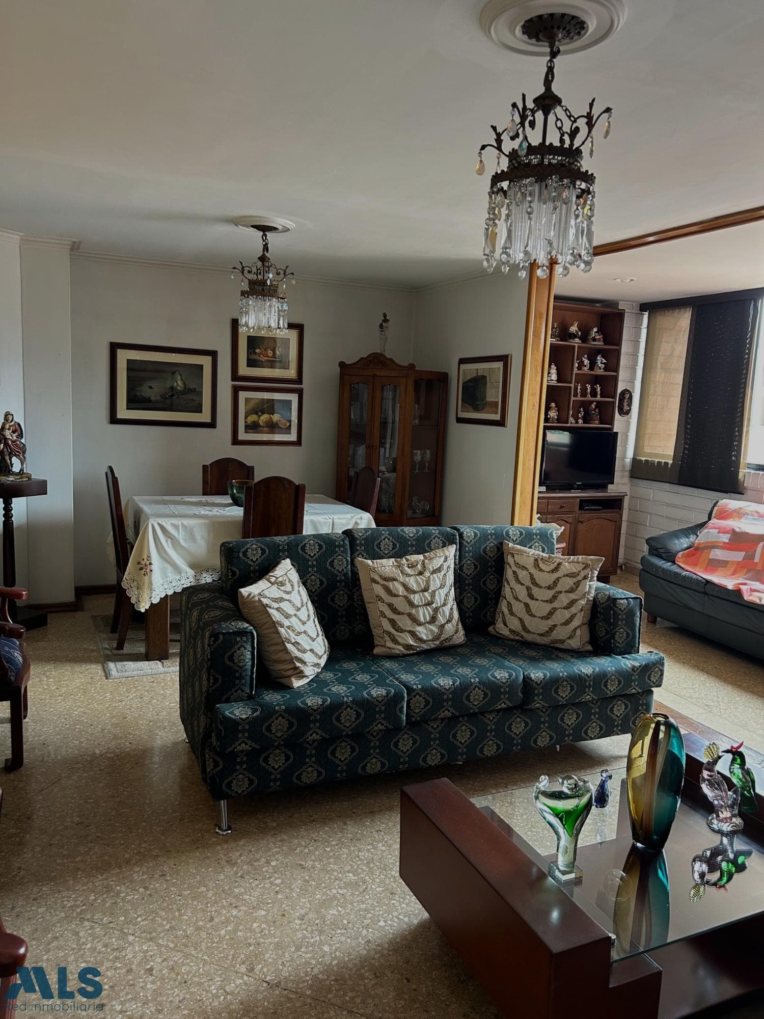 Apartamento en venta en La Castellana, Laureles, Medellín — foto 1 de 20