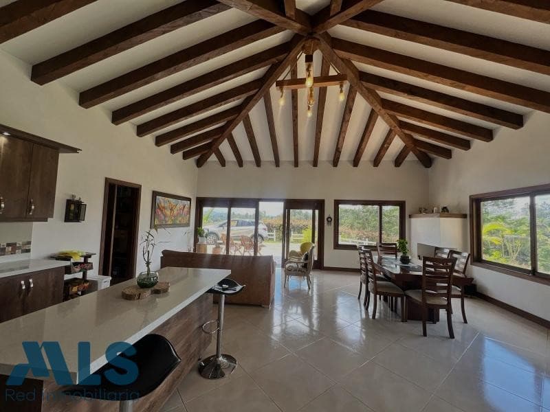 Apartamento en venta en V. San Luis, Oriente Antioqueño, Rionegro — foto 1 de 28