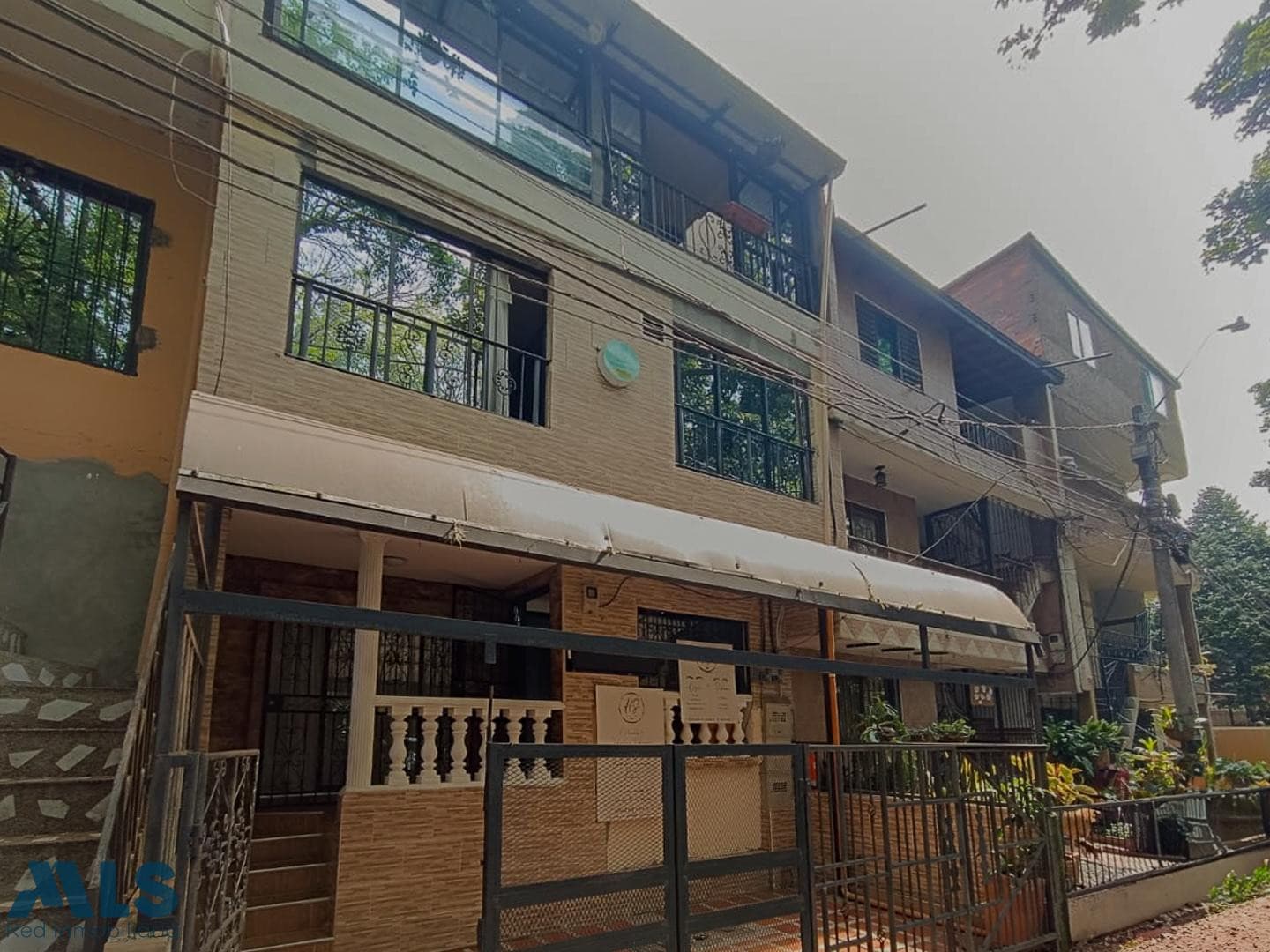 Casa en venta en Francisco Antonio Zea, Occidente, Medellín — foto 1 de 27