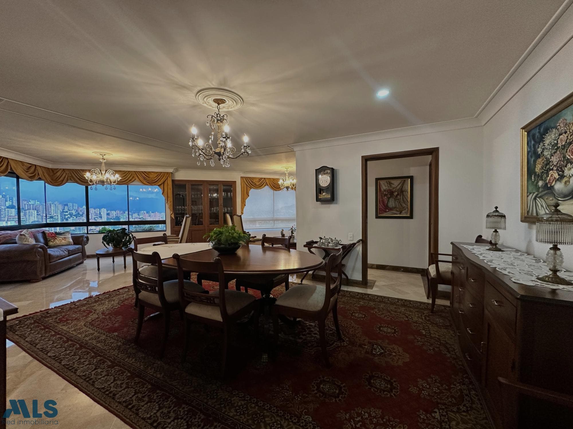 Apartamento en venta en Las Palmas, Poblado, Medellín — foto 1 de 50