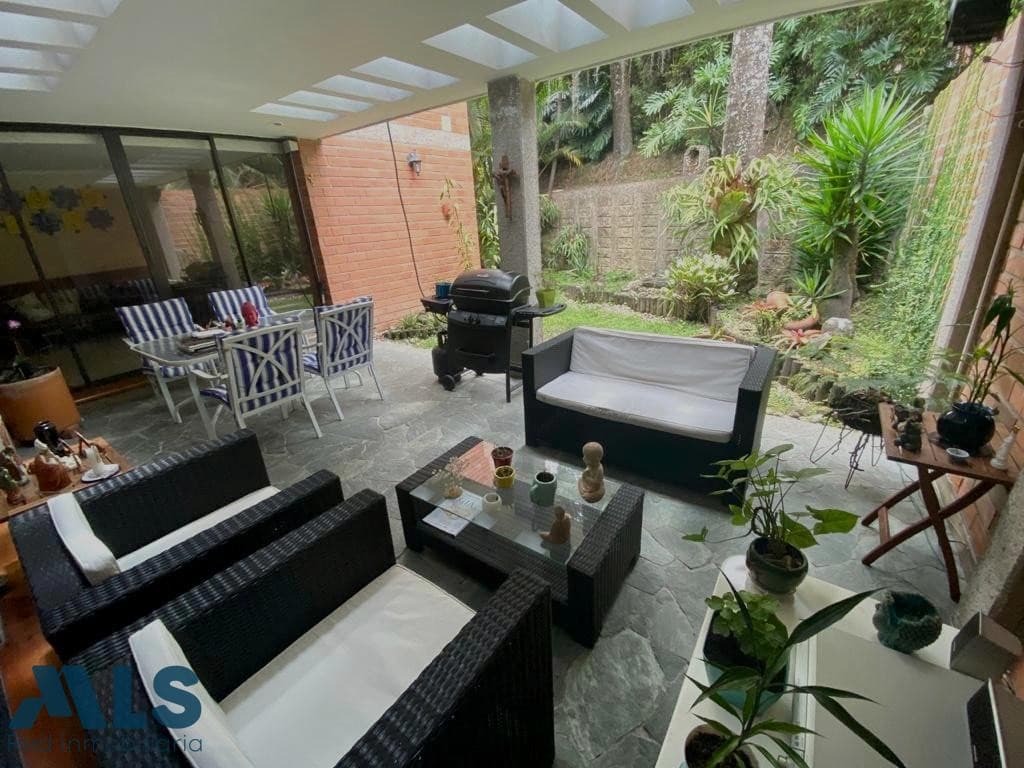 Casa en venta en Los Balsos Nº 2, Poblado, Medellín — foto 1 de 10