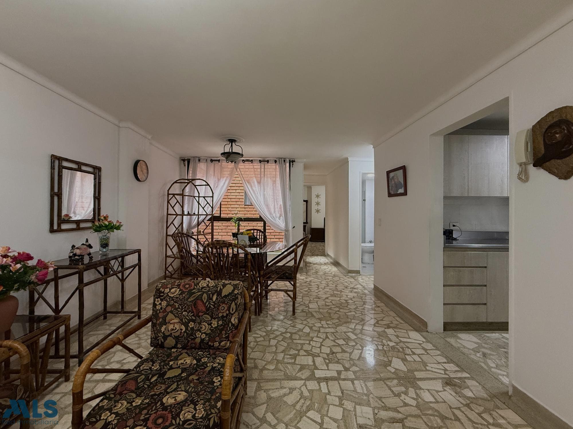 Apartamento en venta en Simon Bolivar, Laureles, Medellín — foto 1 de 19