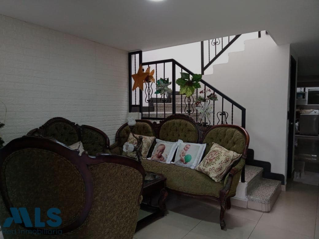Casa en venta en Aliadas, Belén Guayabal, Medellín — foto 1 de 12