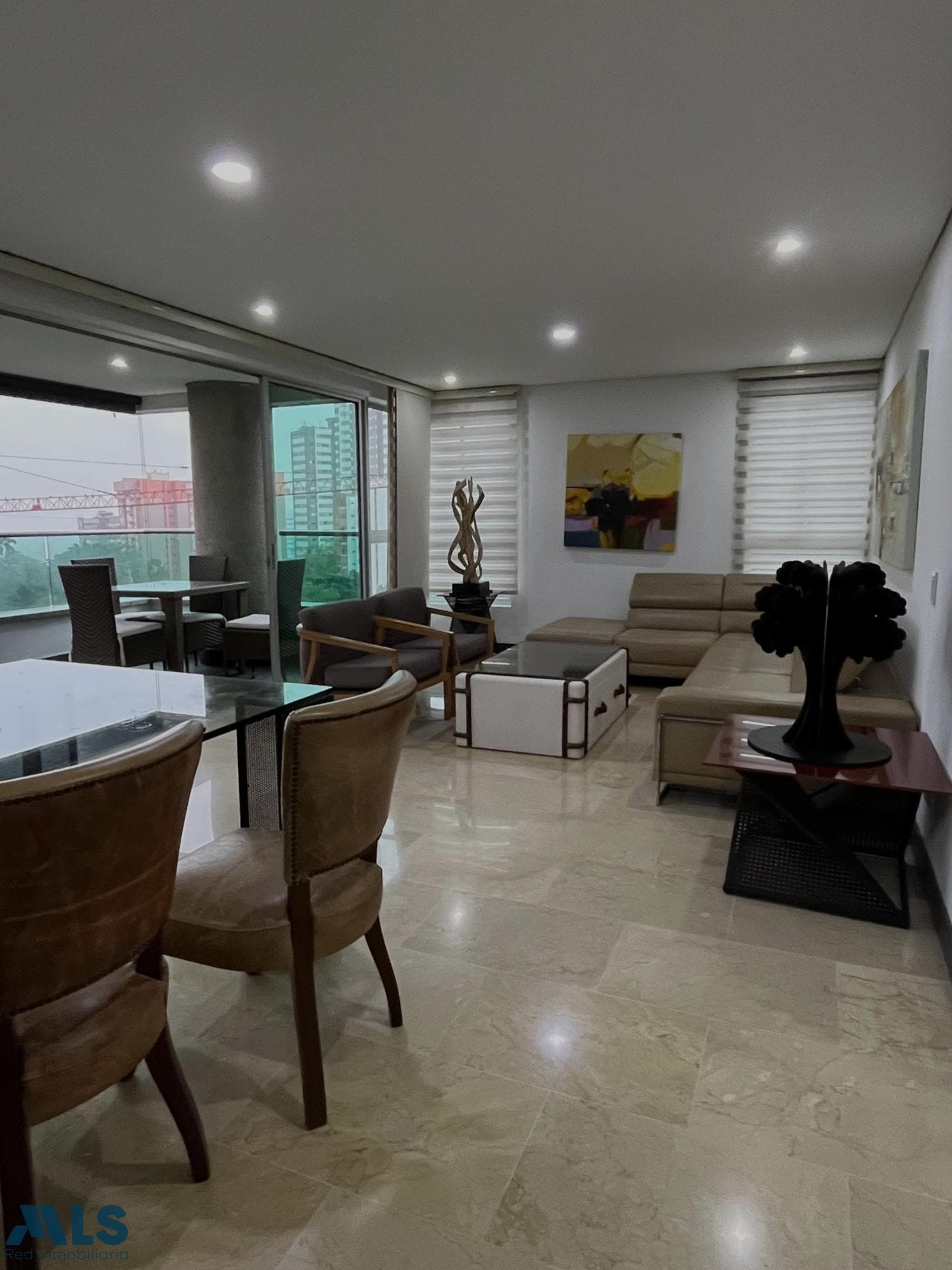 Apartamento en venta en Castropol, Poblado, Medellín — foto 1 de 14