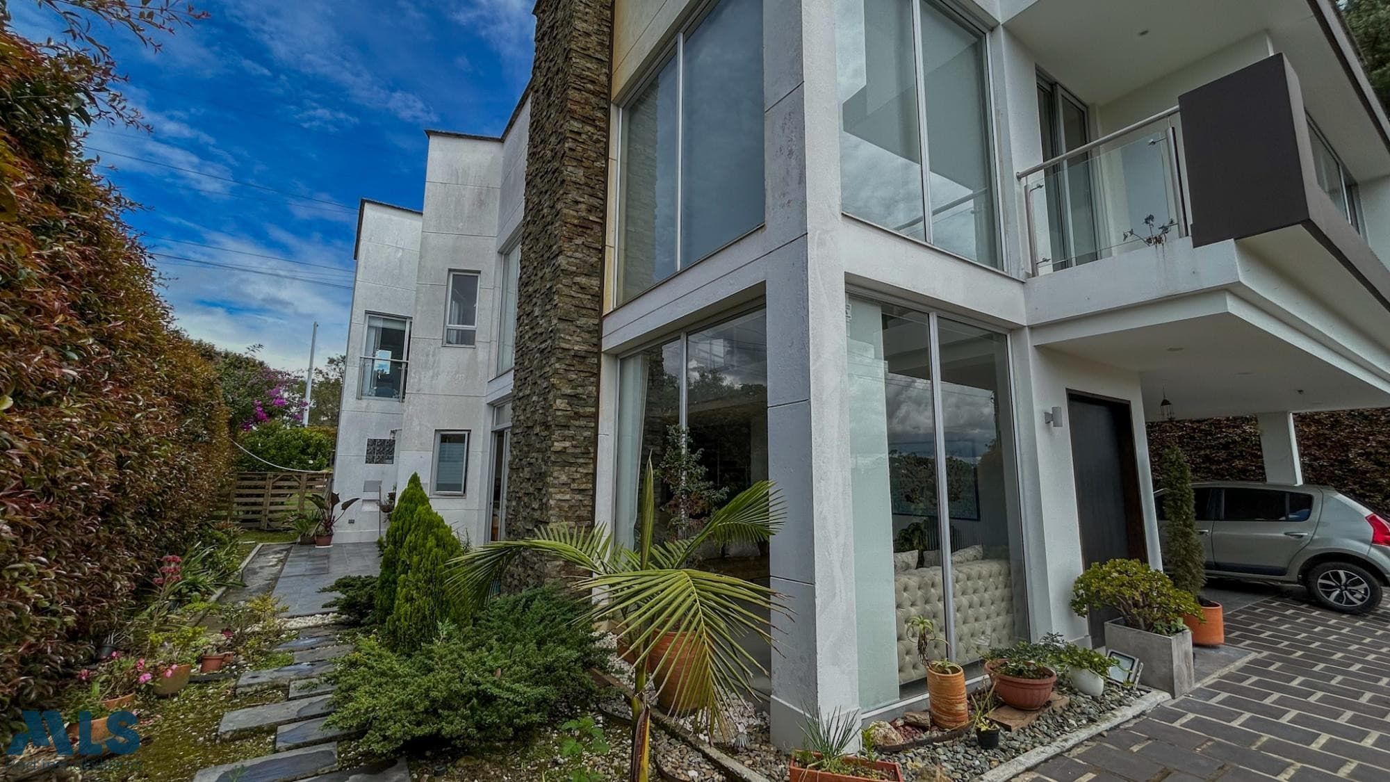 Casa en venta en Sector Gualanday, Oriente Antioqueño, Rionegro — foto 1 de 34