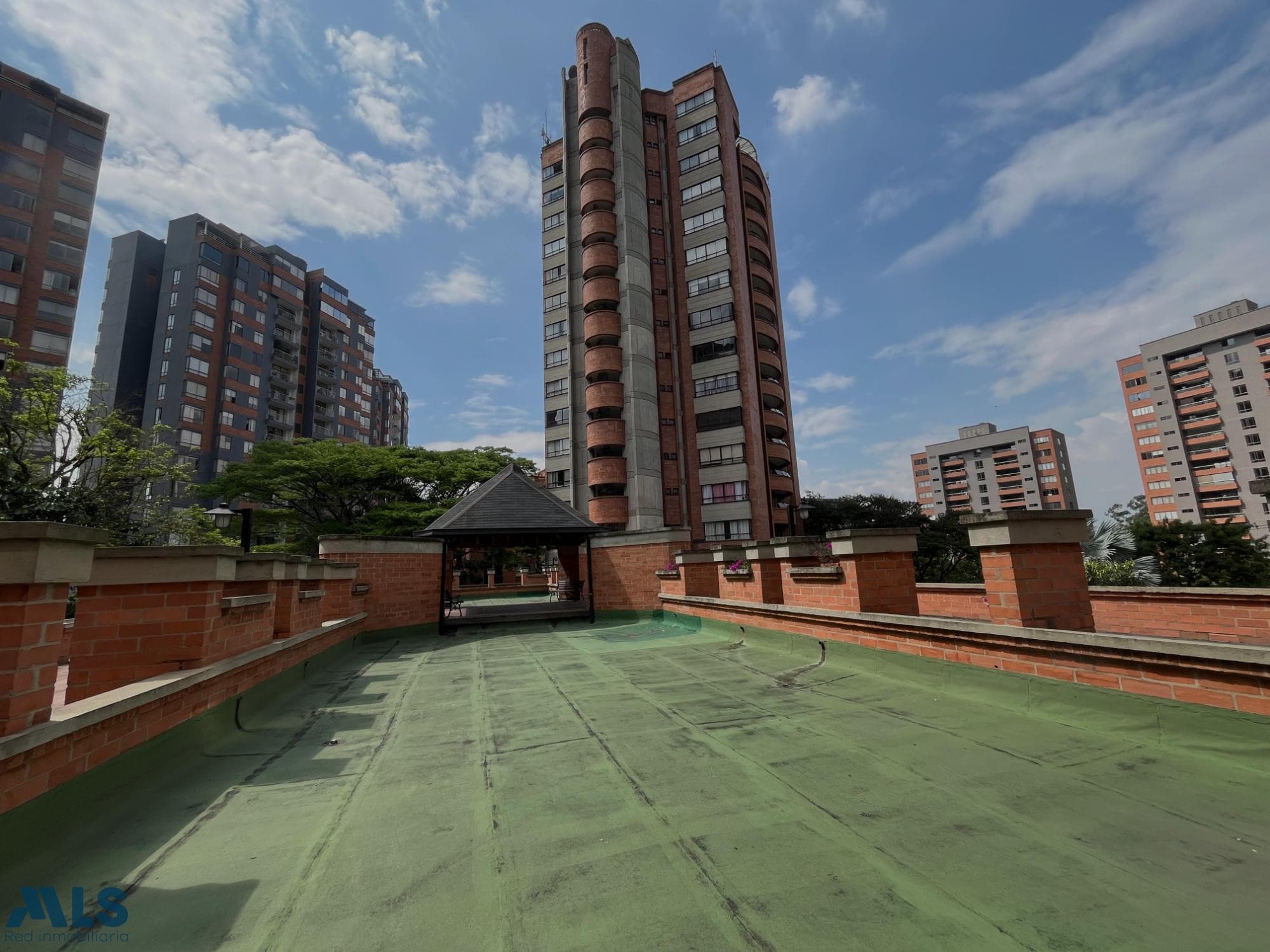 Apartamento en venta en Los Balsos Nº 2, Poblado, Medellín — foto 1 de 26