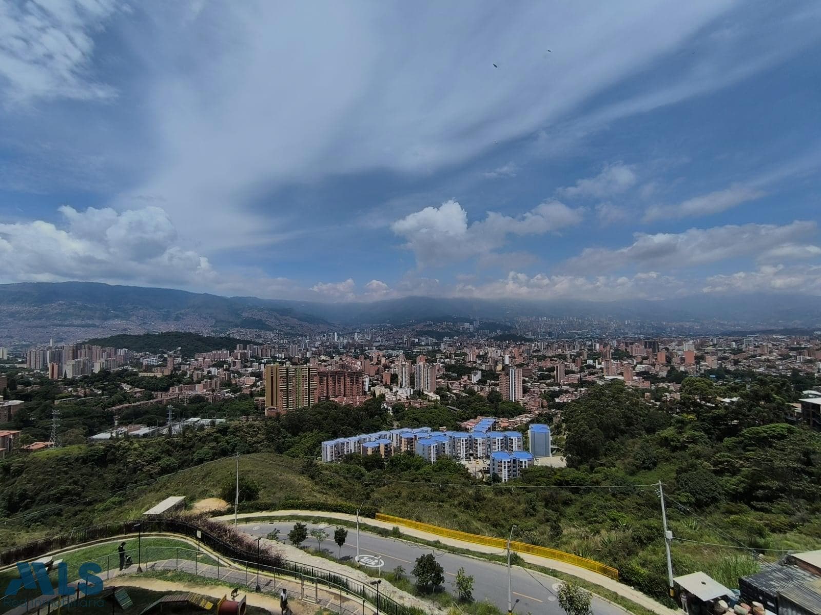 Apartamento en venta en Calasanz, Occidente, Medellín — foto 1 de 26
