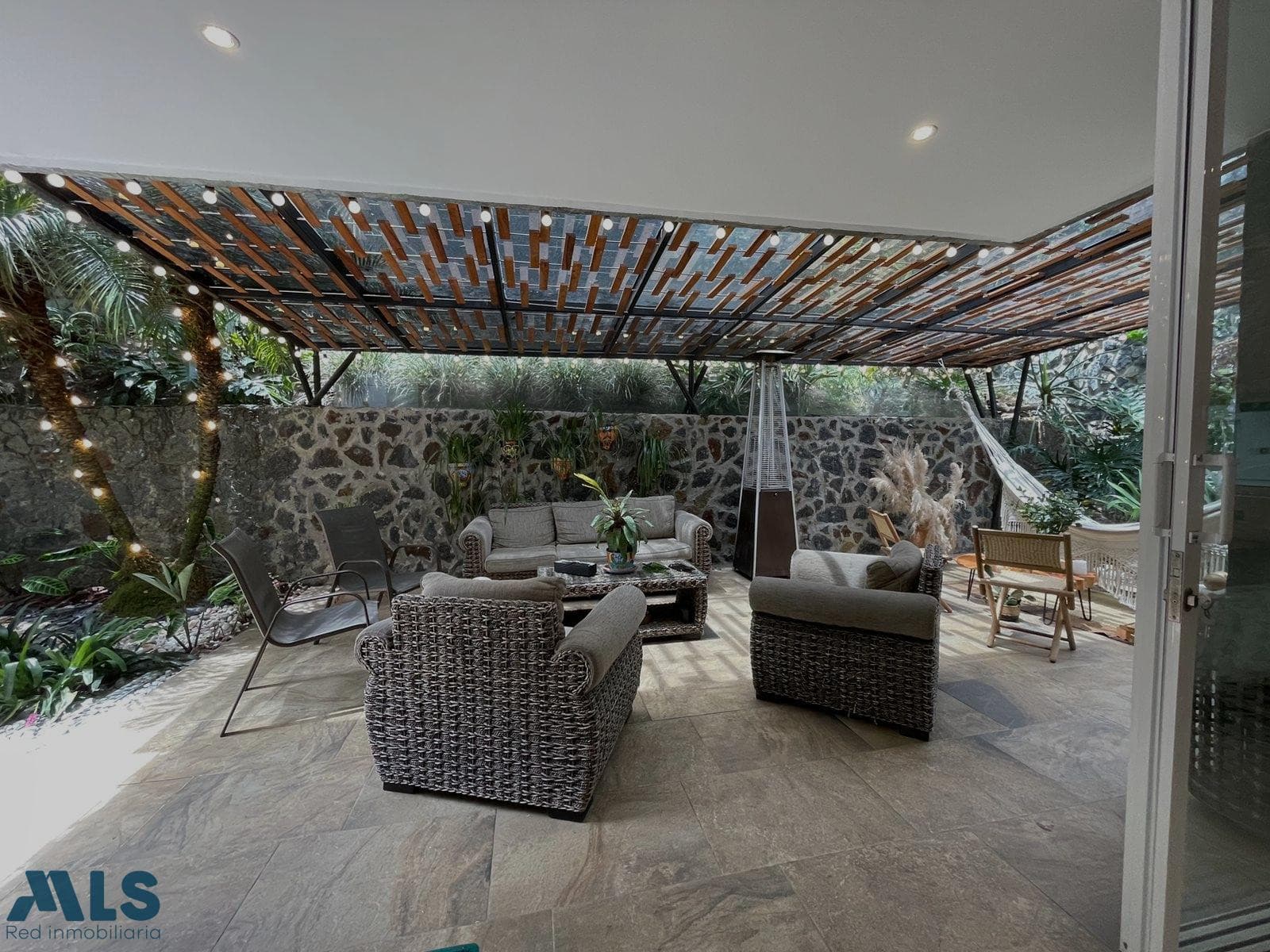Casa en venta en Loma De Las Brujas, Aburra Sur, Envigado — foto 1 de 32