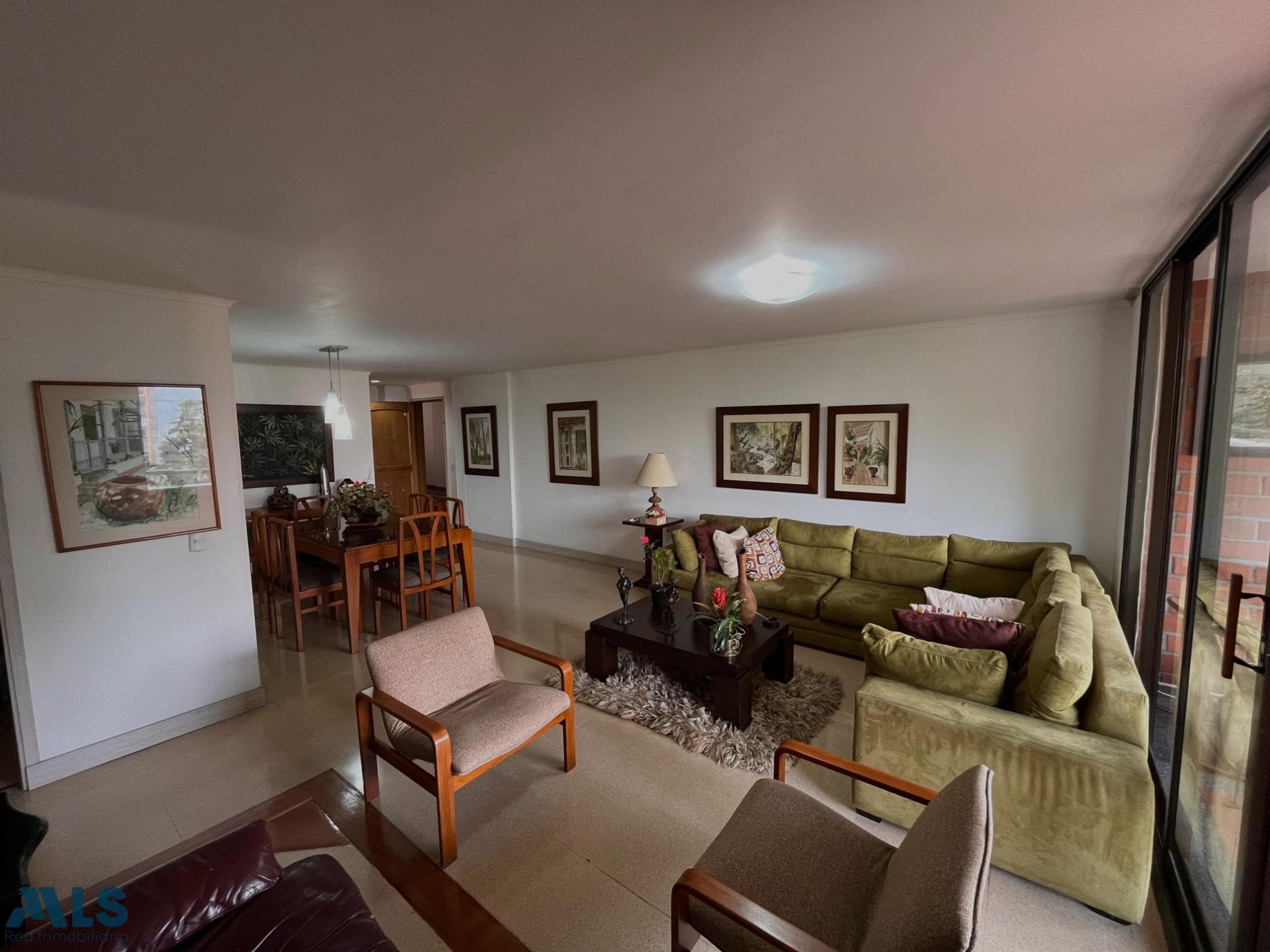Apartamento en venta en Las Santas, Poblado, Medellín — foto 1 de 23
