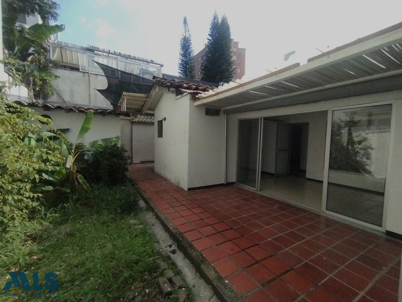 Casa en venta en Patio Bonito, Poblado, Medellín — foto 1 de 33