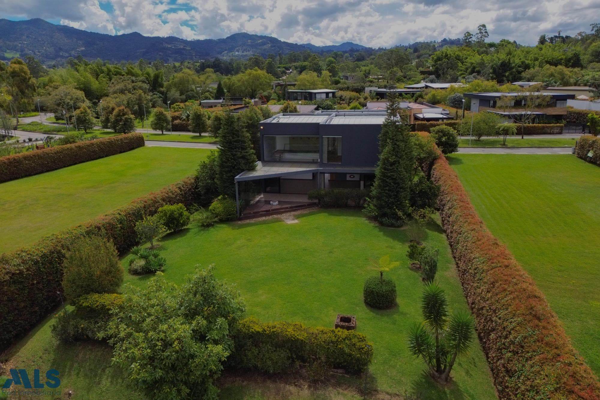 Casa en venta en Llanogrande, Oriente Antioqueño, Rionegro — foto 1 de 38