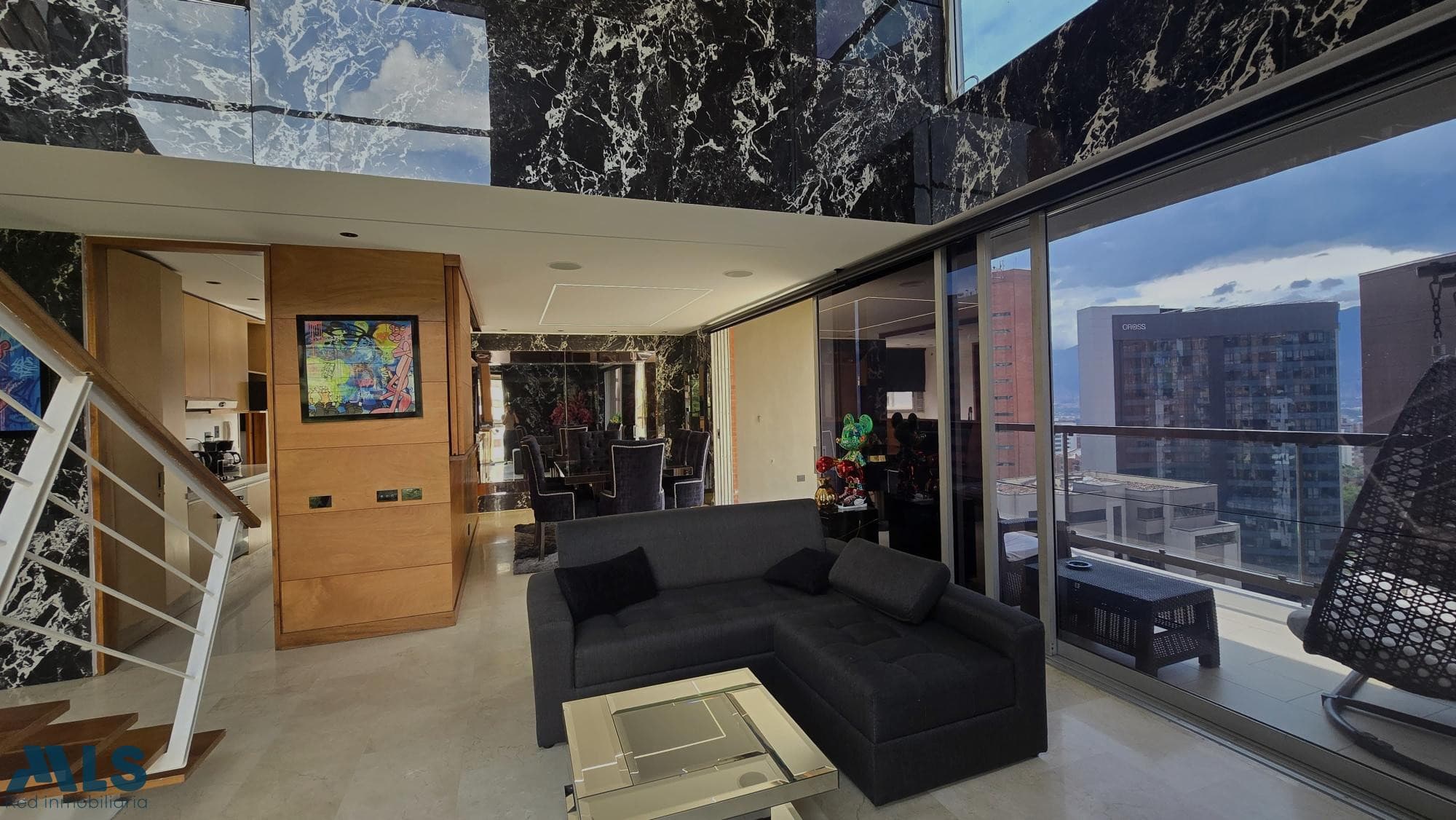 Apartamento en venta en Loma De Los Parra, Poblado, Medellín — foto 1 de 19