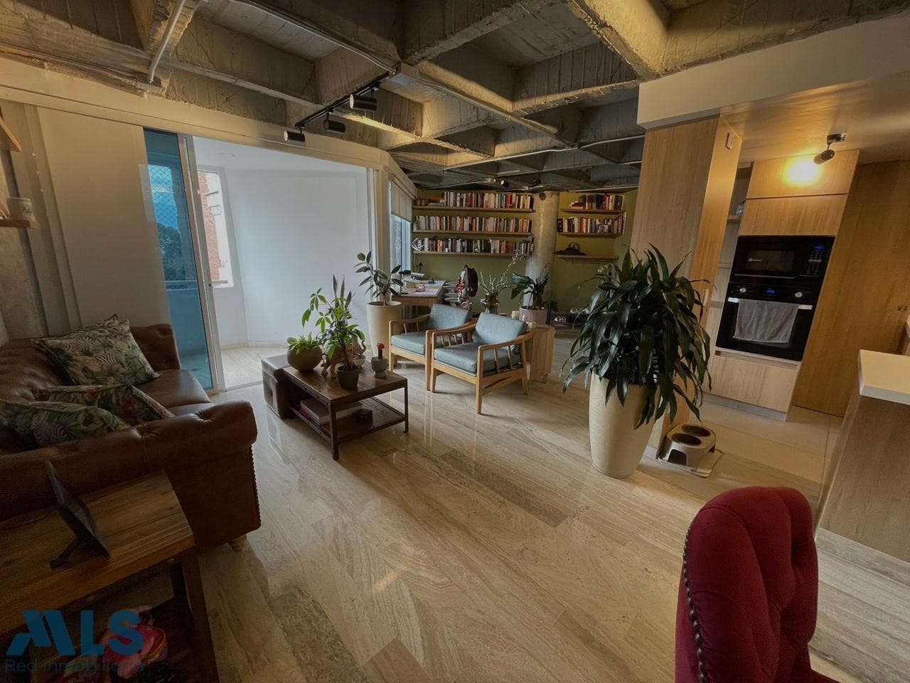 Apartamento en venta en El Campestre, Poblado, Medellín — foto 1 de 9