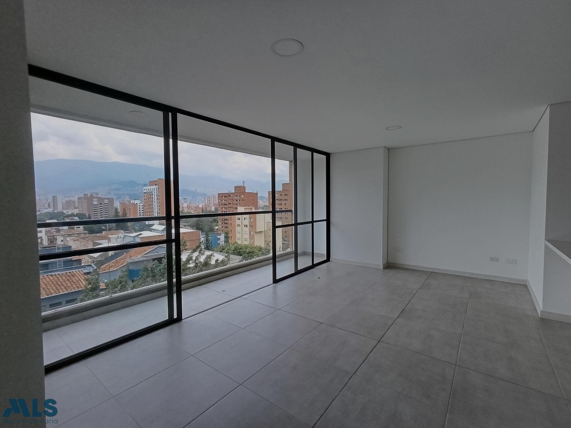 Apartamento en venta en Estadio, Laureles, Medellín — foto 1 de 14