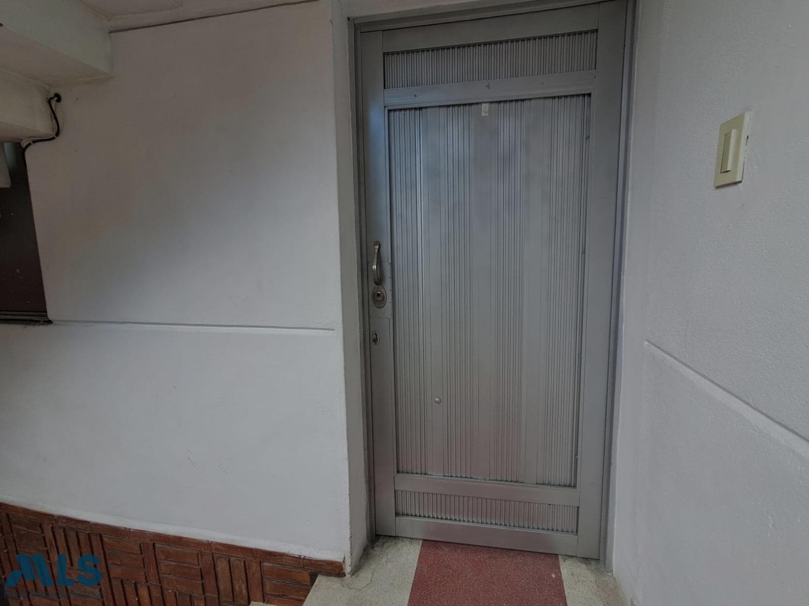 Casa en venta en Calasanz, Occidente, Medellín — foto 1 de 26