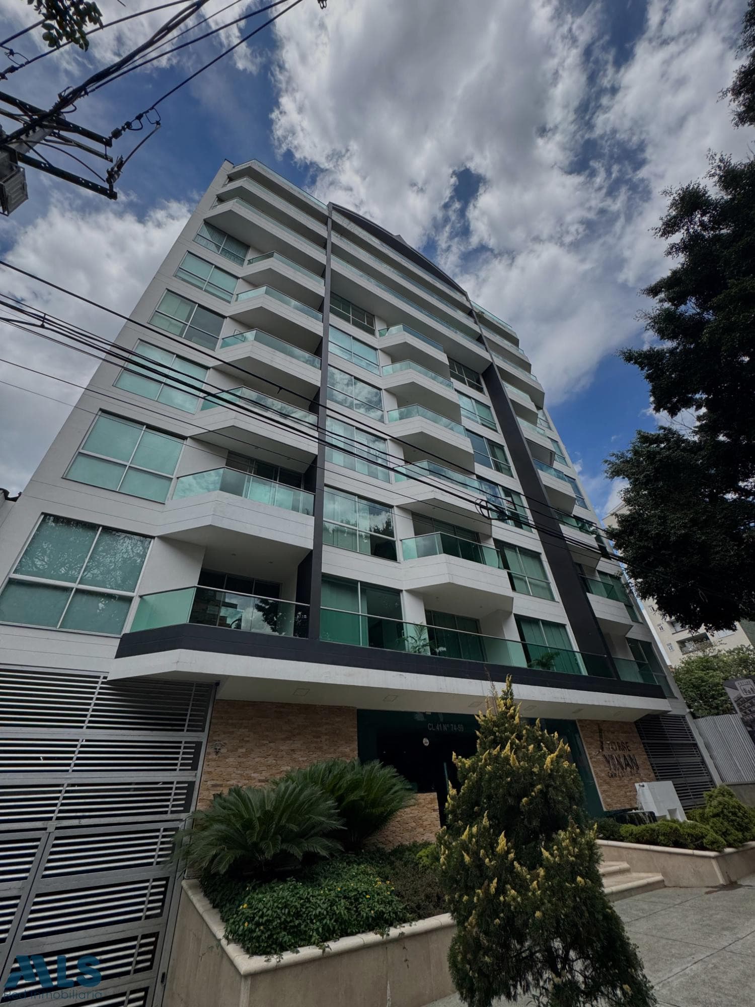 Apartamento en venta en Lorena, Laureles, Medellín — foto 1 de 59